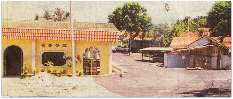 芙中宿舍餐厅旁已开辟一条道路，通往体育中心。